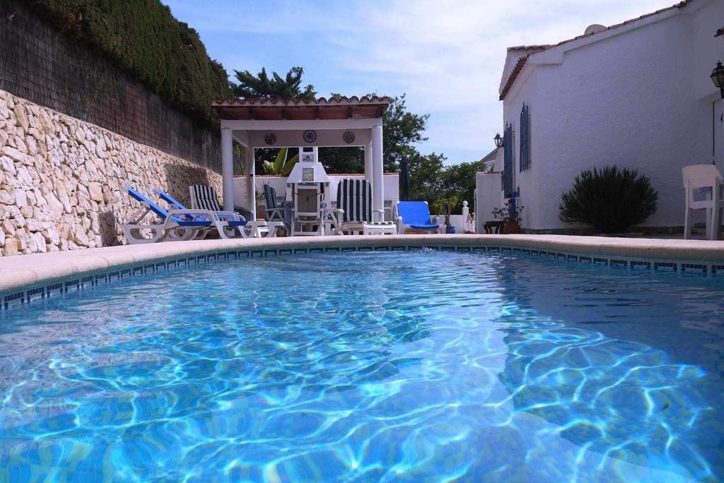 Villa Bonita villa independiente y piscina privada aa barbacoa y jardín vallad