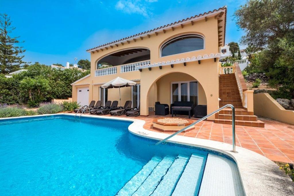Villa Casa De Palmera - 3 Bedroom Villa - Sea views from Large open Balcony - Perfect for families