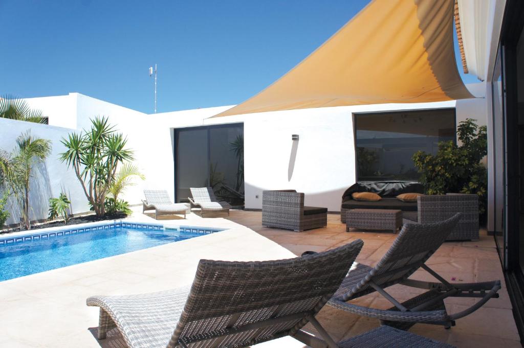 Villa Casa Mila with heated pool in El Roque