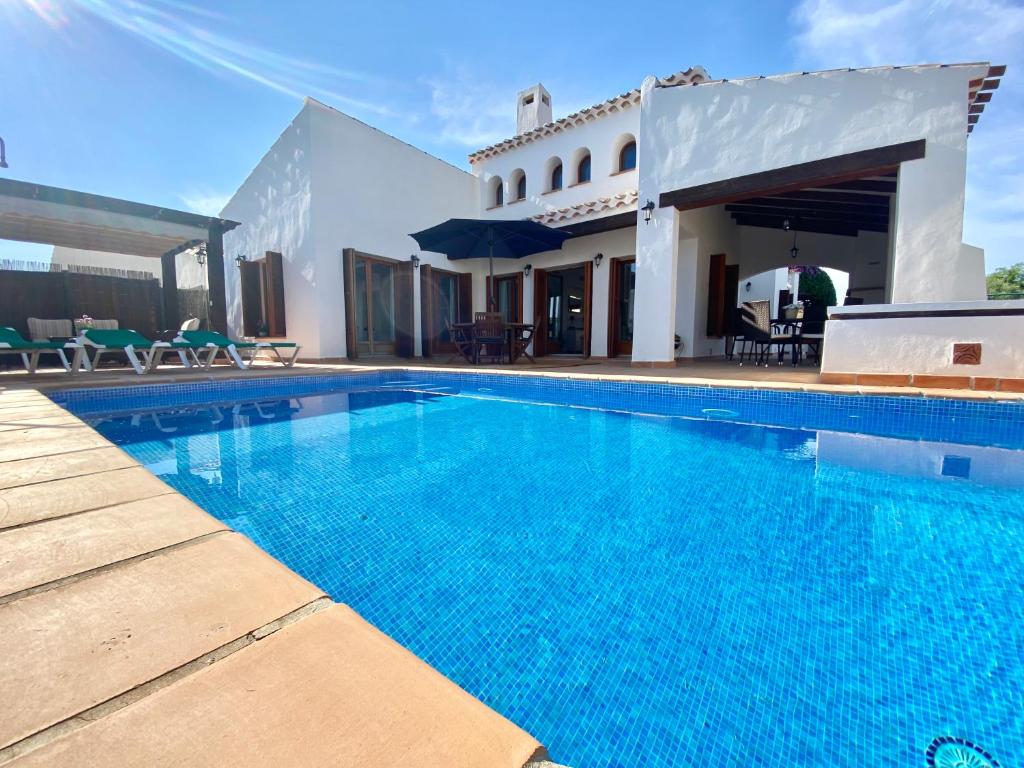 Villa El Valle Golf - 3 bedroom villa with private swimming pool and large garden