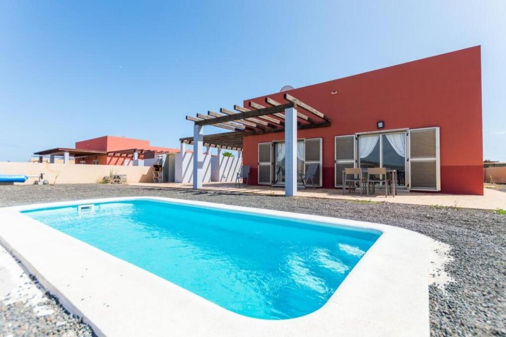 Villa Las Salinas Golf View Villa Relax with Private Pool, BBQ & Wifi by Amazzzing Travel Fuerteventura