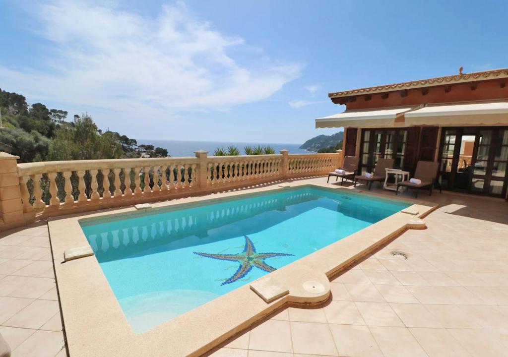 Villa Luxuriöse Meerblick Villa mit beheizbarem Pool in Strandnähe auf Mallorca