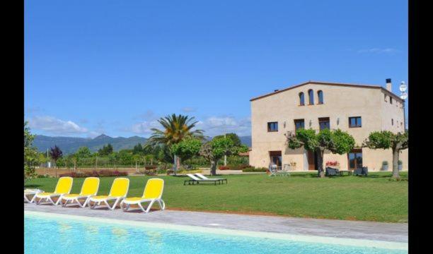 Villa Montbrio del Camp Villa Sleeps 14 with Pool and Air Con