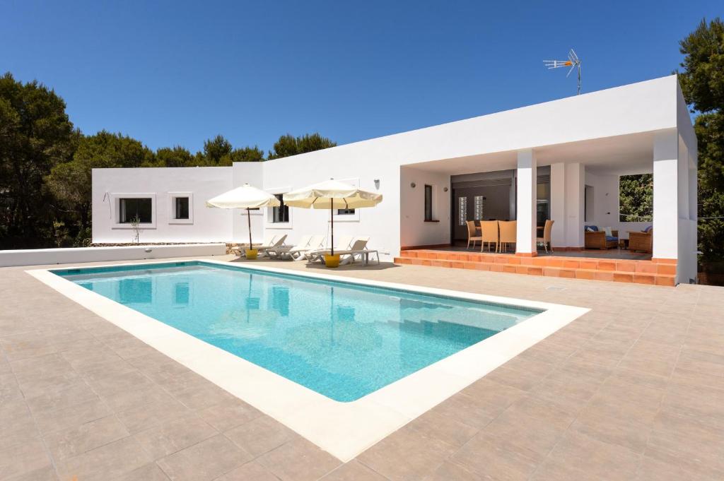 Villa New Villa with Pool 19 mins from Ibiza town