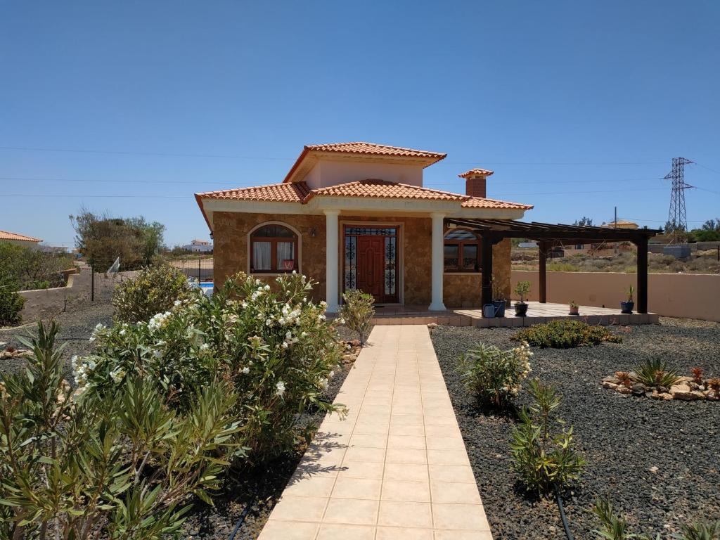 Villa Villa Casa Del Sol 3 Bedroom Villa With Private Solar Covered 12m x 6m Pool Minimum Stay 7 Nights Chromecast And WiFi Throughout The Property