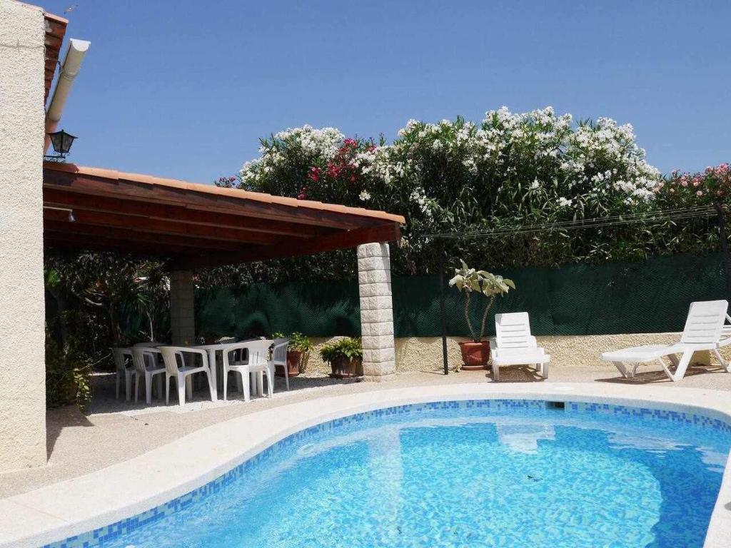 Villa Villa pareada con piscina y acceso privado cerca pueblo y playa aa wifi