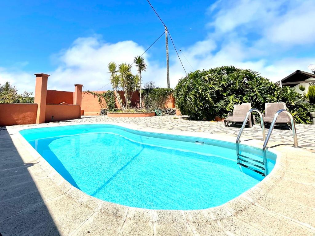 Apartamento Bungalow 2 con Wifi, vistas a la piscina y a la jardin en El Paso, La Palma
