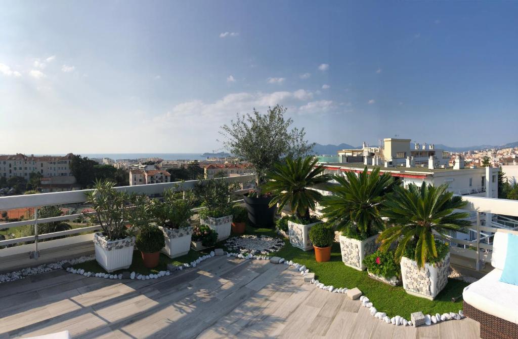 Apartamentos Cannes SEA & SKY