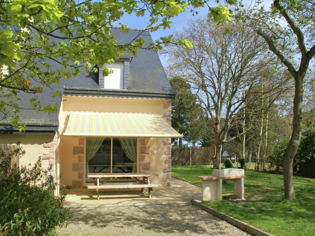 Casa o chalet Comfortable semi-detached holiday home 700 m from the beach in Brittany