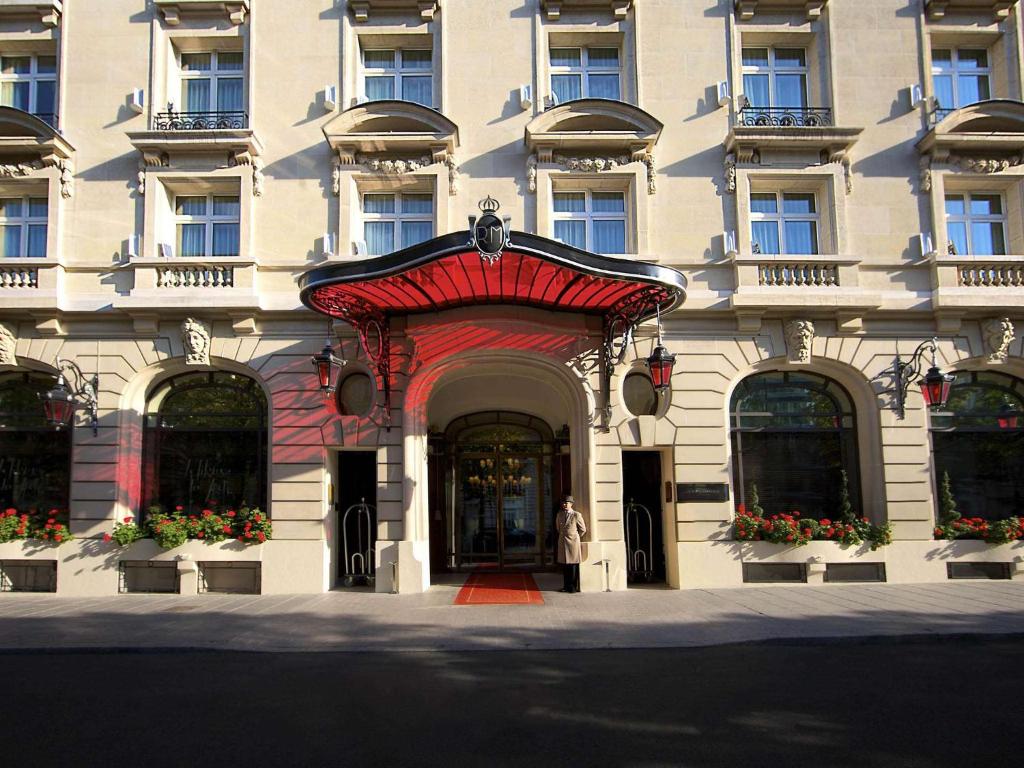 Hotel Hôtel Le Royal Monceau Raffles Paris