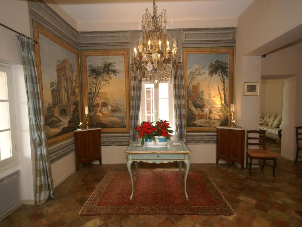 Villa Elegant 18th century villa in Cannes with private Pool and seaview
