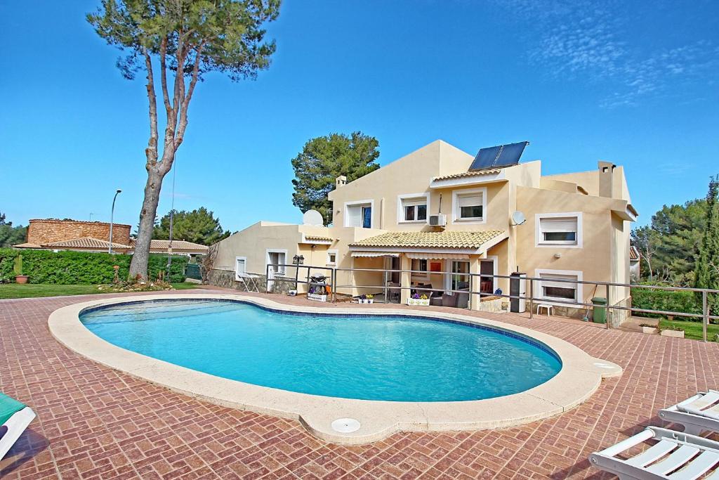 Villa Stunning 4-Bed Villa in Santa Ponca w private pool