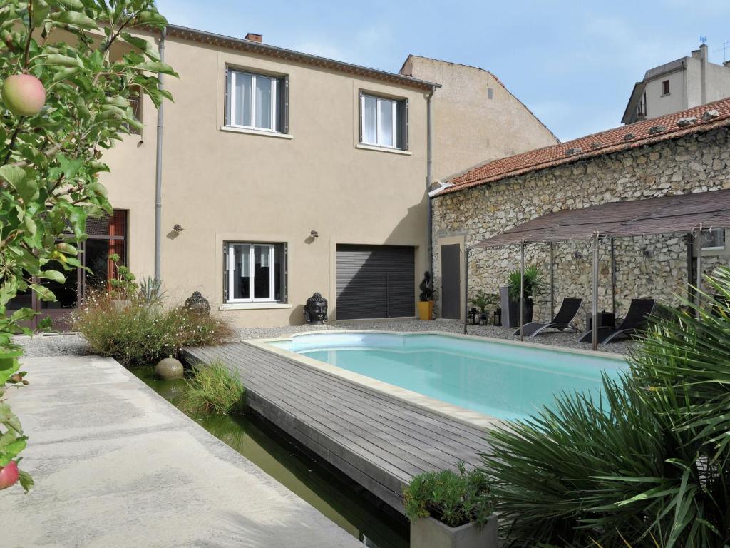 Villa Beautiful Villa with Swimming Pool in Cavaillon