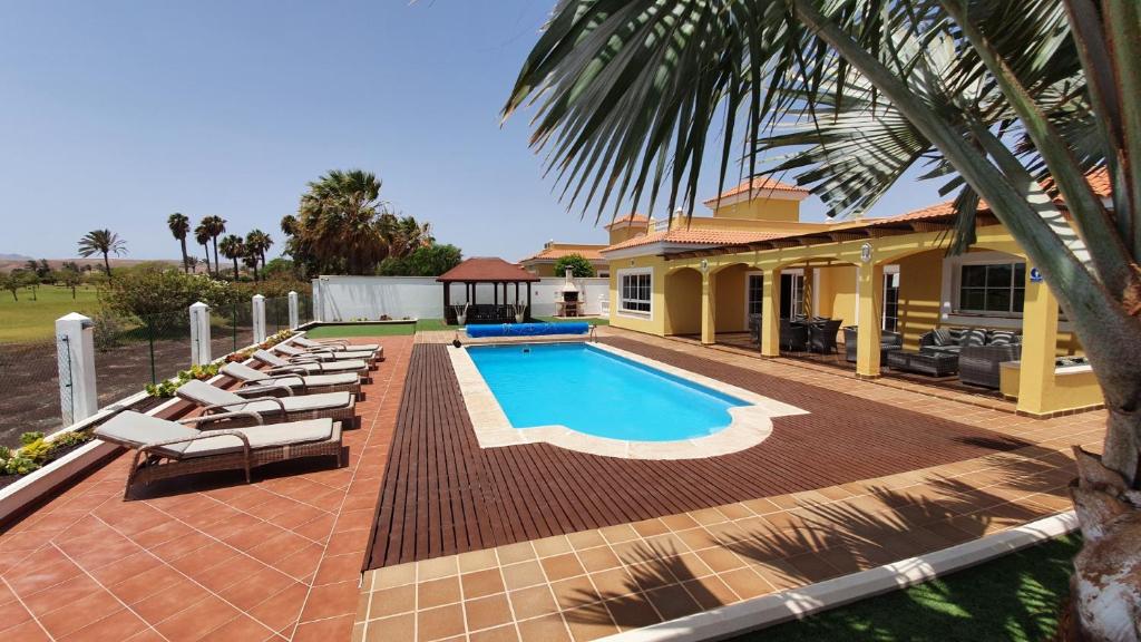 Villa Villa BONITA on Golf in El Descanso ,Caleta Fuste-Fuerteventura