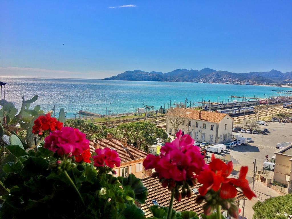 Apartamentos MyHome Riviera - Cannes Sea View Apartment Rentals