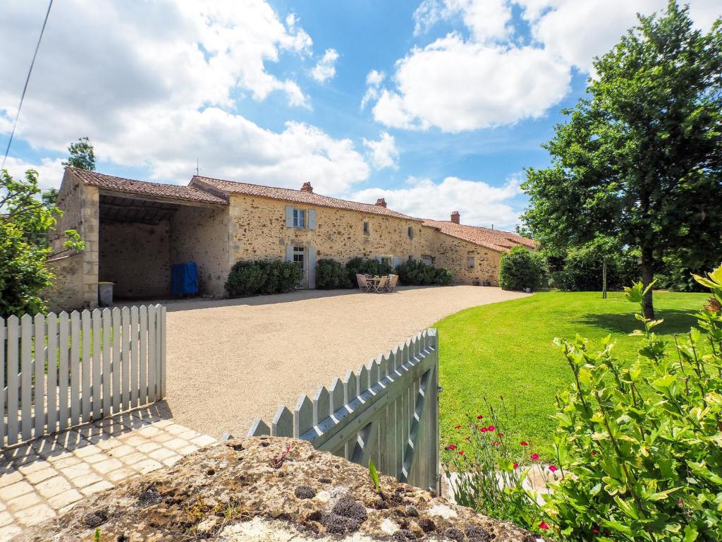 Casa o chalet Attractive holiday home with private swimming pool and pool house in the Vendee