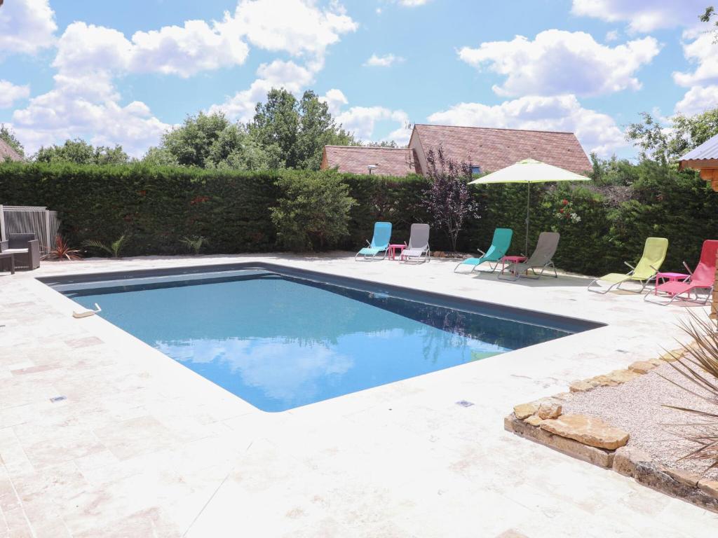 Villa Cozy Villa in Saint-Martin-le-Redon with Private Pool