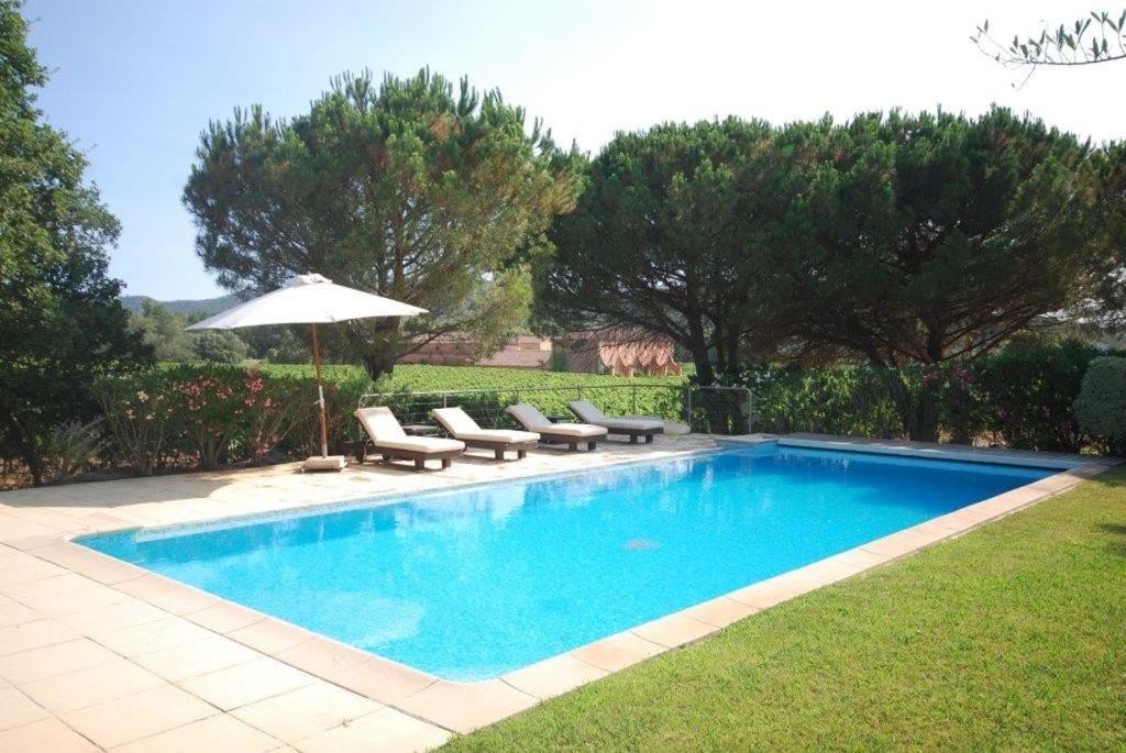 Villa Magnifique villa avec piscine au milieu des vignes avec piscine