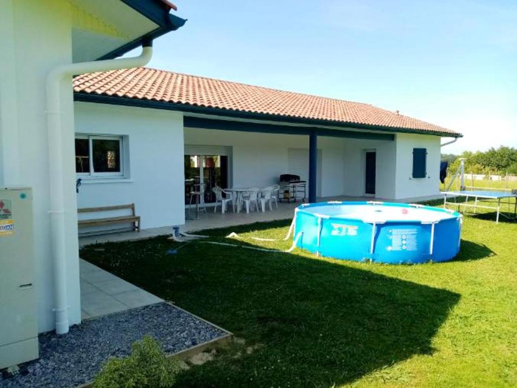 Casa o chalet Maison de 4 chambres a Arcangues avec magnifique vue sur la montagne piscine privee jardin clos a 15 km de la plage