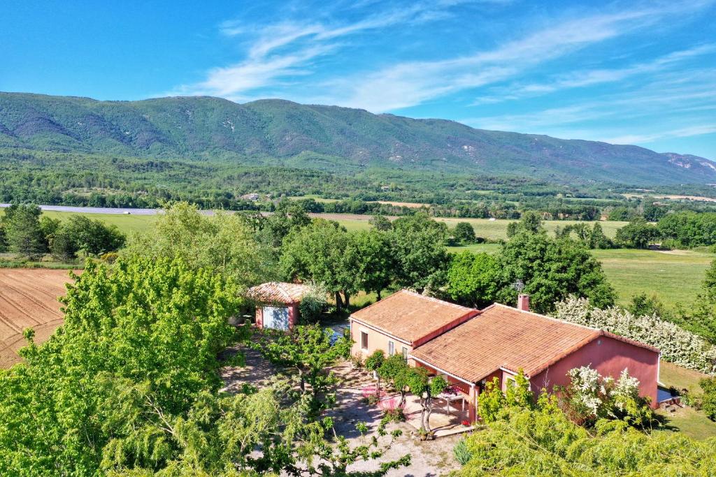 Villa Villa piscine face au grand luberon Cereste