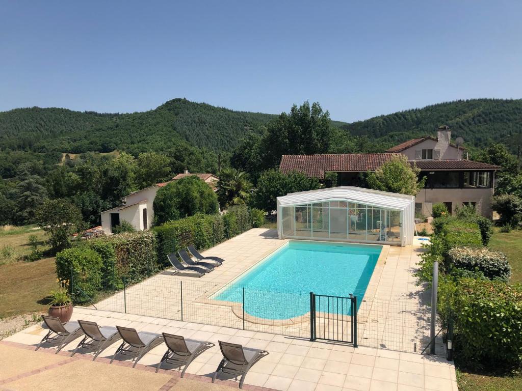 Apartamentos Rez de Piscine, 10 Personnes - RÊVE DE PAPILLON et À L'étage, 5 Personnes - NID D'ÉTOILES, Il s'agit bien de deux gîtes individuels qui sont reliés par un escalier interne, cela permet a une grande famille de louer les deux gîtes