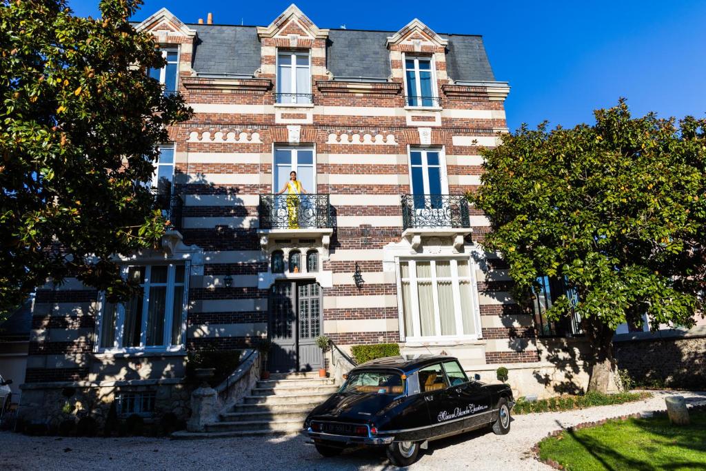 Hostal o pensión Maison Blanche Chartres - Maison d'hôtes 5 étoiles