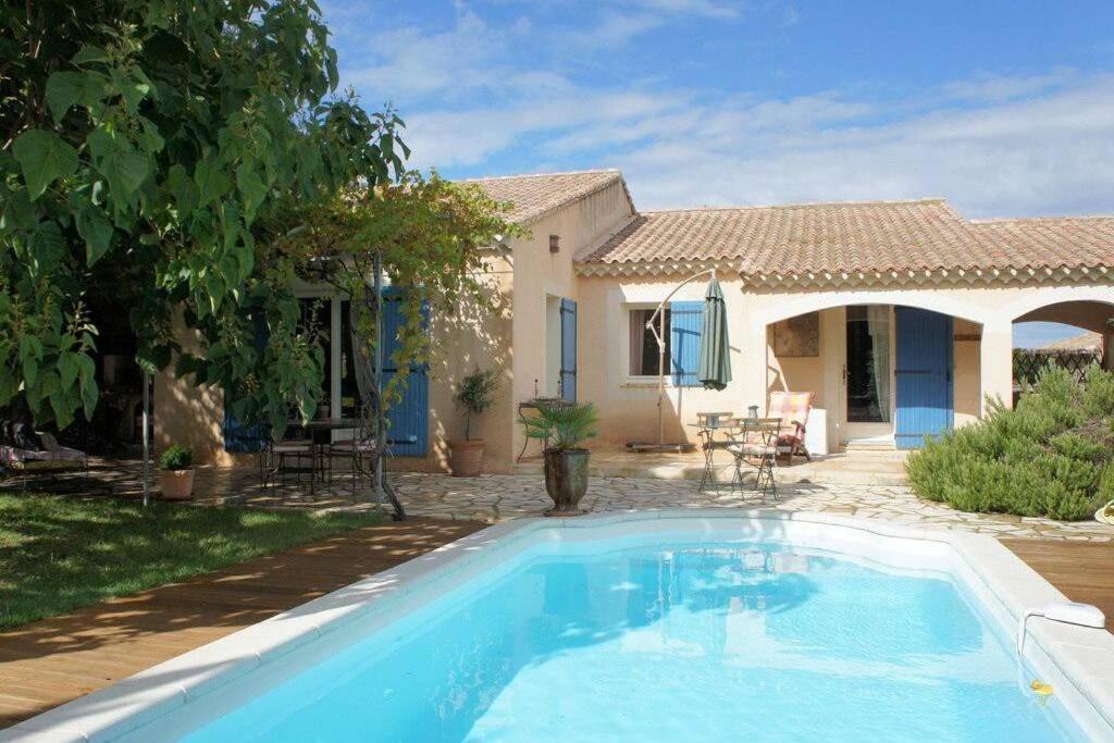 Villa Saint-Joseph, Villa avec piscine proche d'Avignon - Sud France