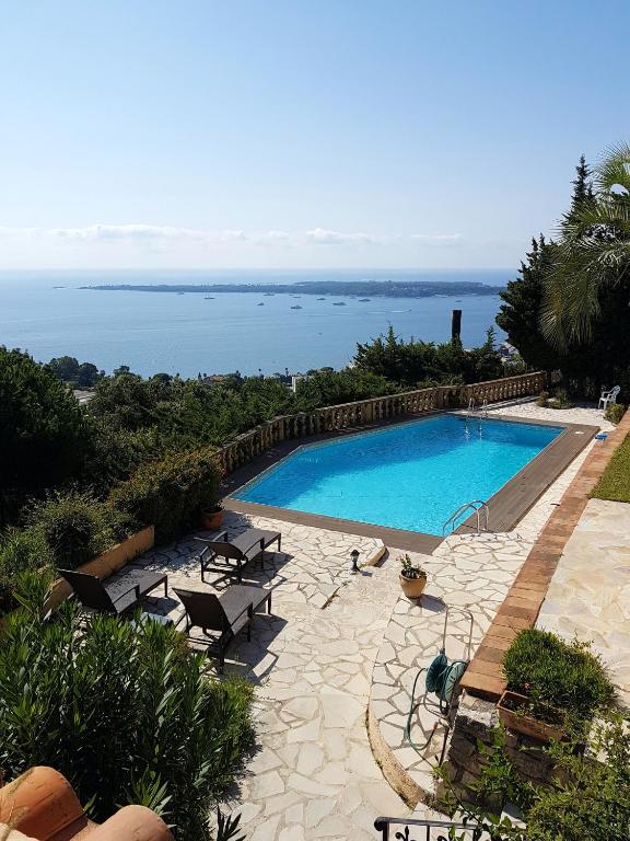 Villa Villa de 3 chambres a Cannes avec magnifique vue sur la mer piscine privee terrasse amenagee a 2 km de la plage