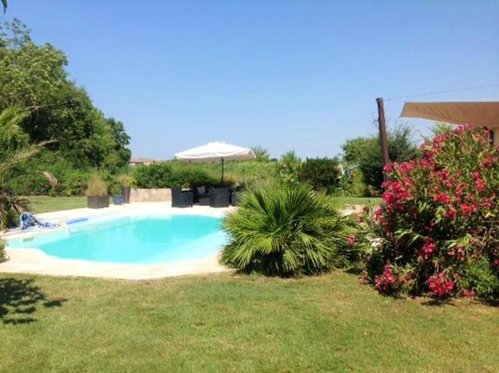 Villa Villa de 3 chambres a Saint Martin Lacaussade avec piscine privee jardin clos et WiFi