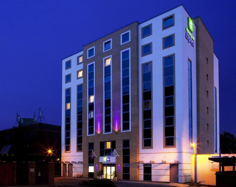 Hotel Holiday Inn Express London - Watford Junction, an IHG Hotel