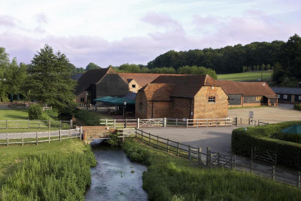 Hotel Tewin Bury Farm Hotel