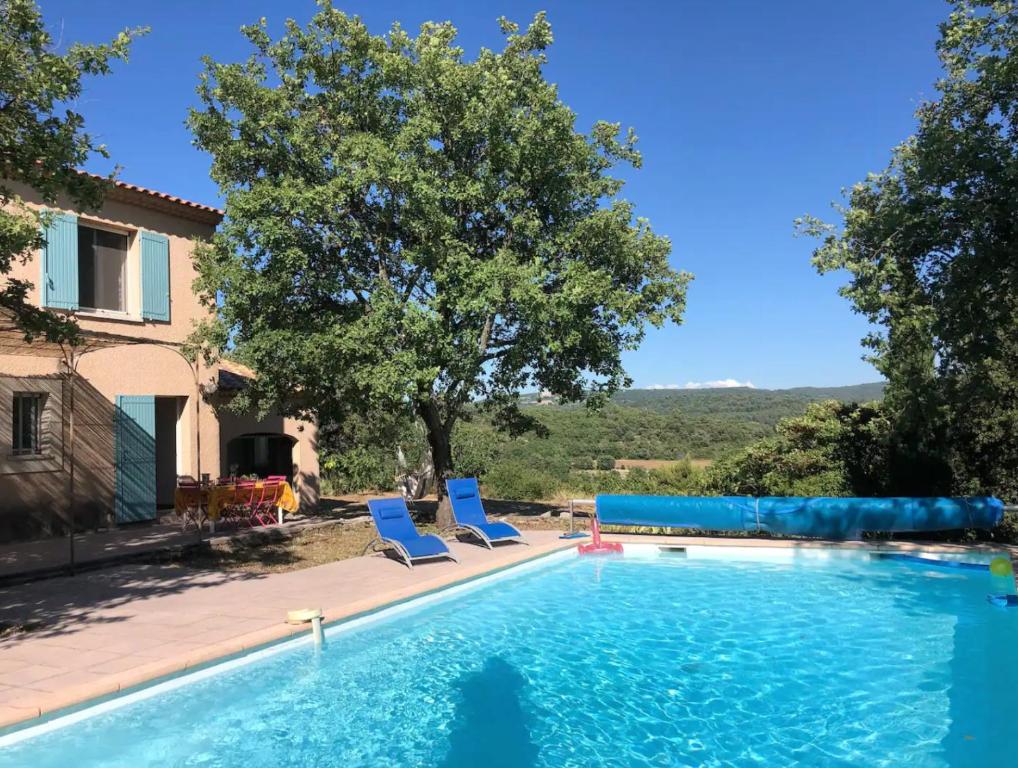 Villa Villa avec piscine dans le Luberon dotée d'une vue splendide