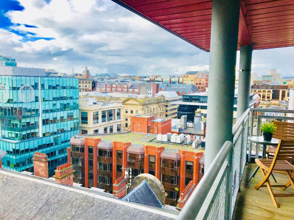 Apartamento Glasgow Central Station - THE PENTHOUSE - with Parking and Huge Terrace (3 bedrooms, 2 bathrooms, 1 living room/Kitchen)