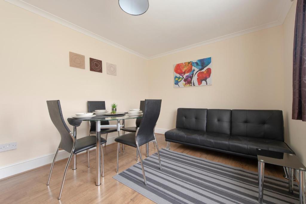 Apartamento Serviced Accommodation near London and Stansted - 3 bedrooms