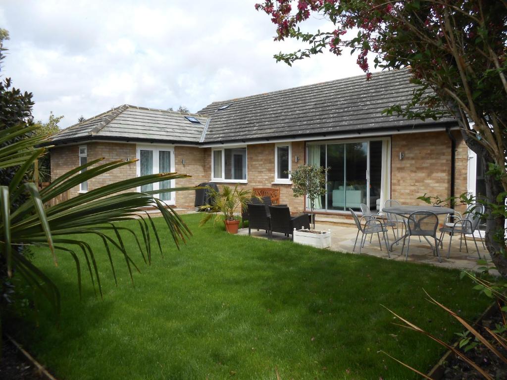 Casa o chalet Luxury 4 Bed 3 Bathroom Bungalow , South West of London, The Dapples