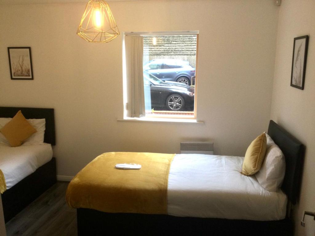 Apartamento 2 BED ENSUITE REFURBISHED CITY APARTMENT WIFI NETFLIX - Perfect Long Term Bookings, NHS Workers, Contractors