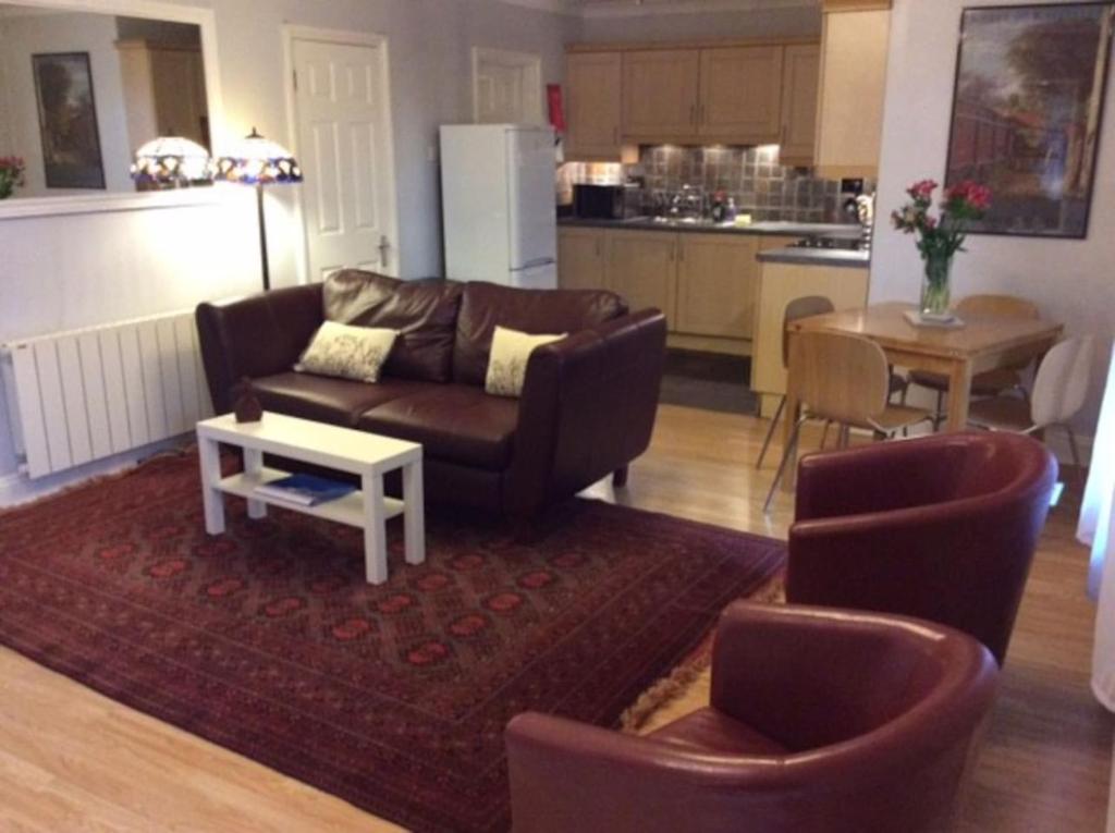 Apartamento Stansted spacious 2-bed apartment, easy access to Stansted Airport & London