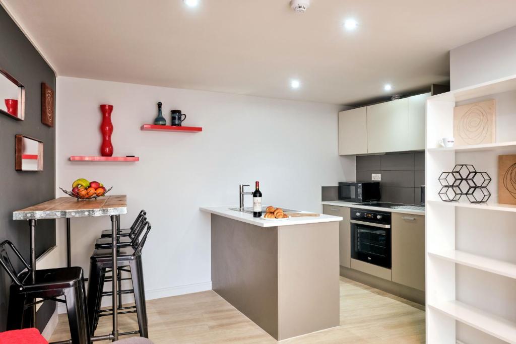 Apartamento The Dixie - 1 Bed Deluxe Serviced Apartment - Cardiff Bay - By DYZYN