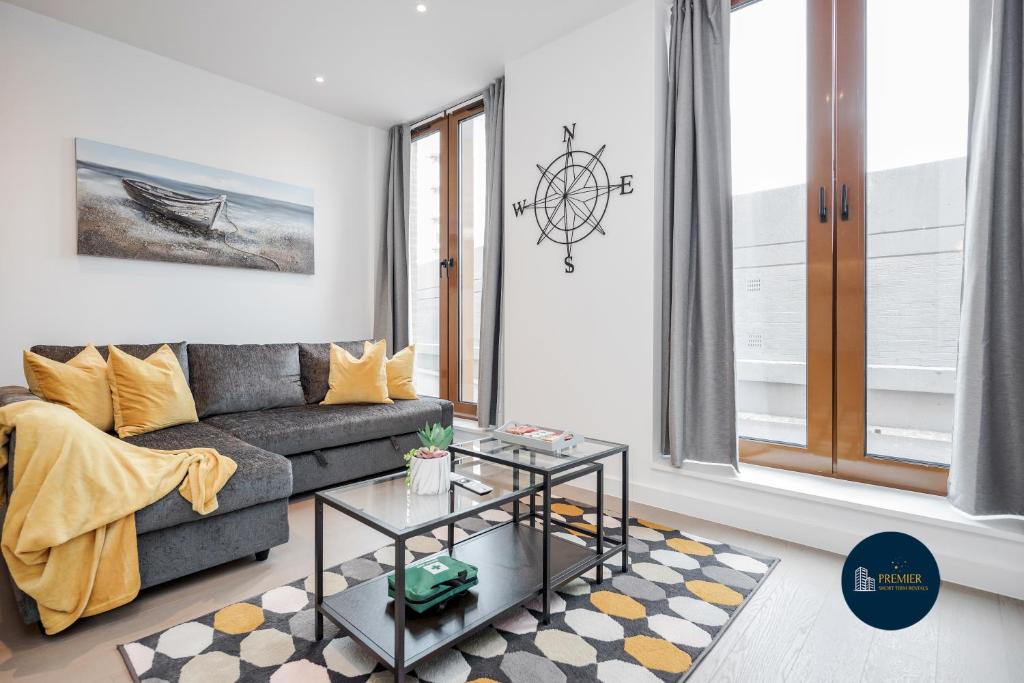 Apartamentos St Albans City Thameslink, Luxury Apartments, GREAT LOCATION, Sleeps up to 6, Free Parking, Free WiFi & Movies, Direct link to London St Pancras, Gatwick & Luton Airports