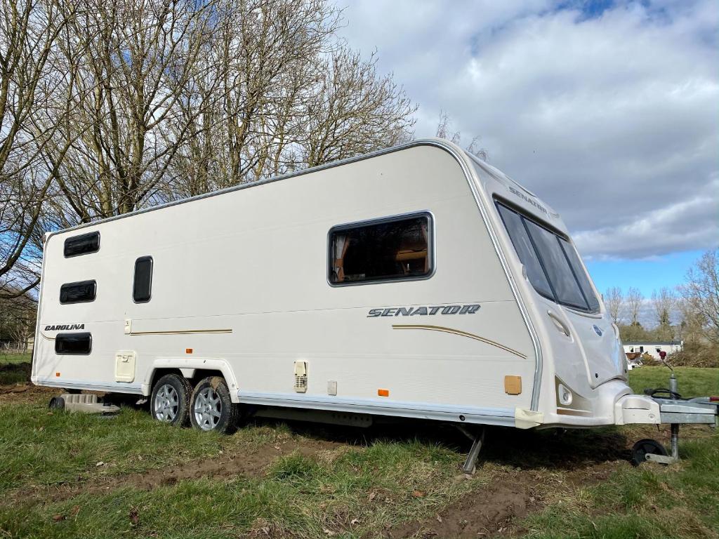 Camping StayZo 9- Carolina 2 - 6B - Quality Accommodation in Buckinghamshire for HS2 contractors and Leisure