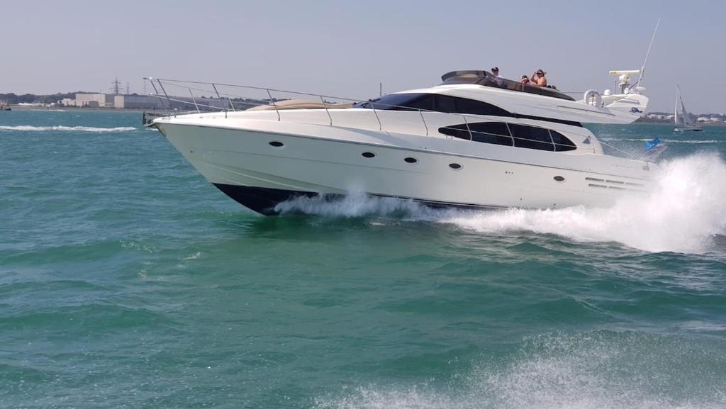Barco Luxury Italian Motor Yacht