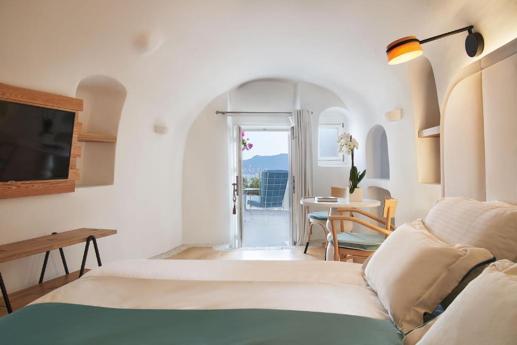 Hotel Katikies Kirini Santorini - The Leading Hotels Of The World