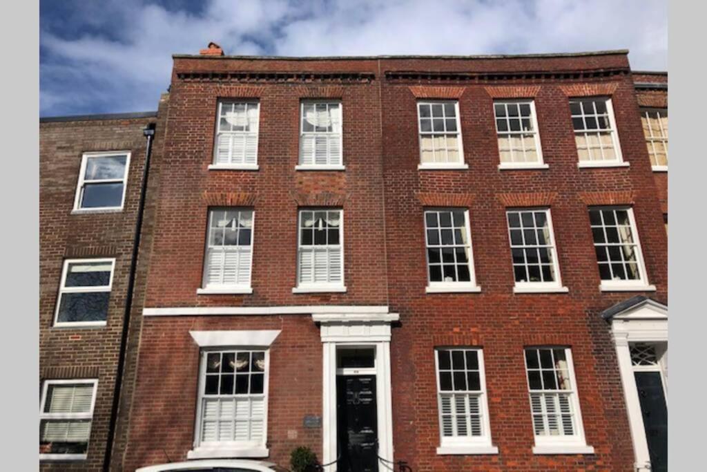 Villa Luxury 2 bed Georgian Townhouse, Old Portsmouth