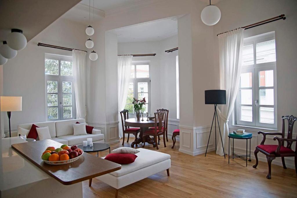 Apartamentos Four Streets Athens - Luxury Suites Apartments in Athens