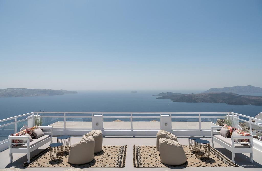 Hotel Apeiron Blue Santorini