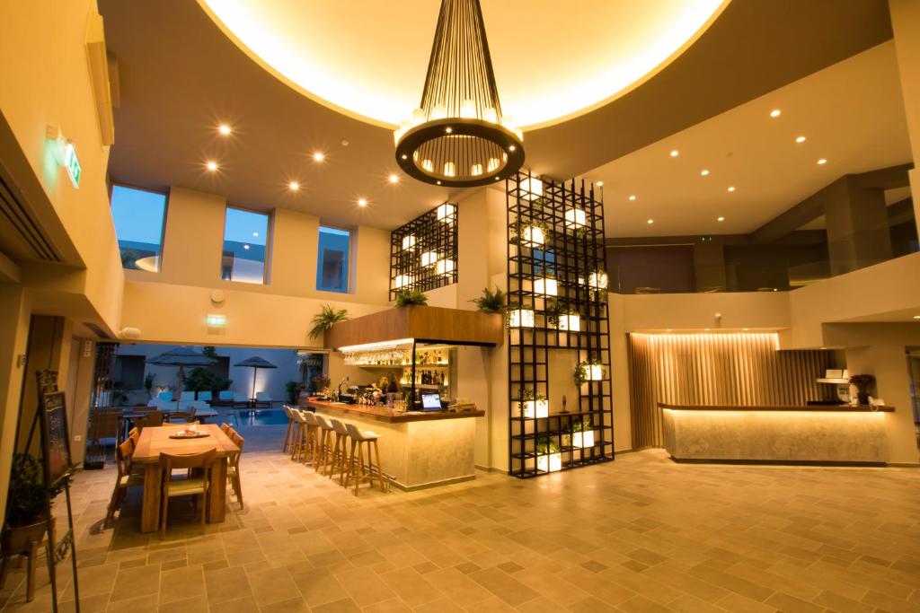 Hotel Parasol Luxury Hotel & Suites