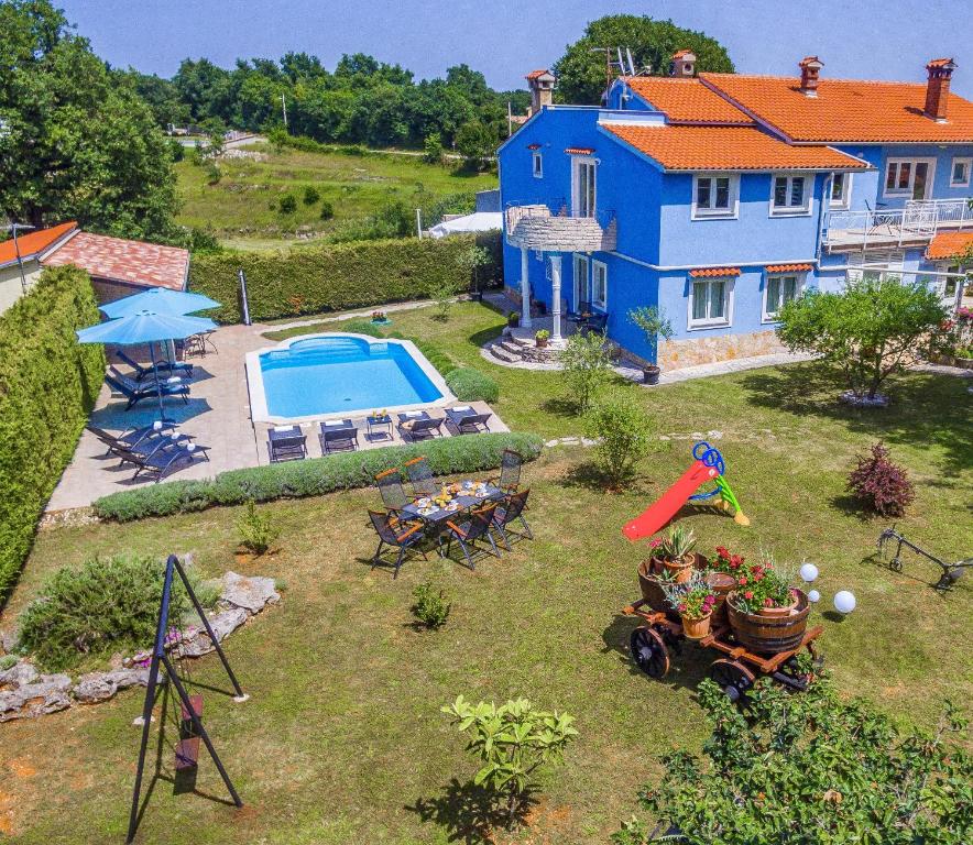 Villa Villa Rampini - 300m2 Istria house with a pool, playground, grill, garden & private parking