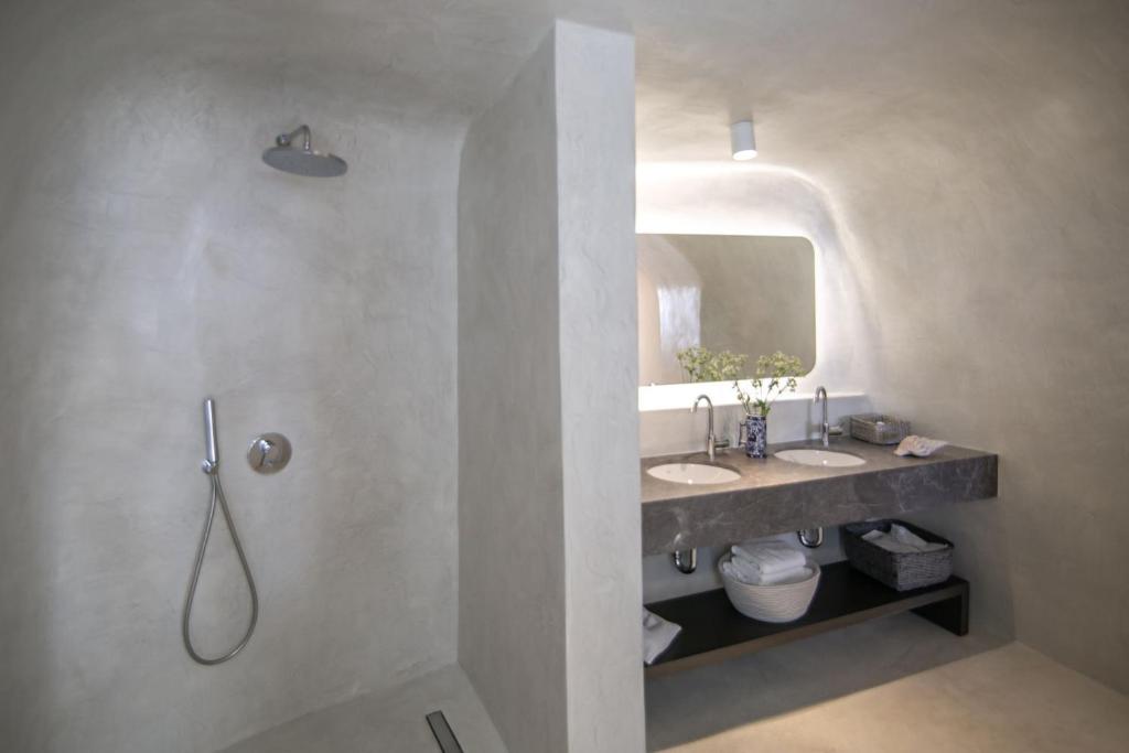 Villa Elegant Santorini Villas Villas Aloia Private Hot Tub Air Conditioning 1 Bedrooms Oia