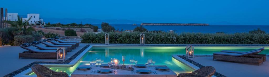 Villa Luxury Paros Villa Superior Villa Private Pool Stunning Interior 7 BDR Tserdakia