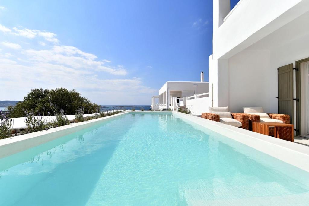 Villa Luxury Paros Villa Villa Kallihroe Privacy Luxury Private Pool Sleeps 12 Glisidia